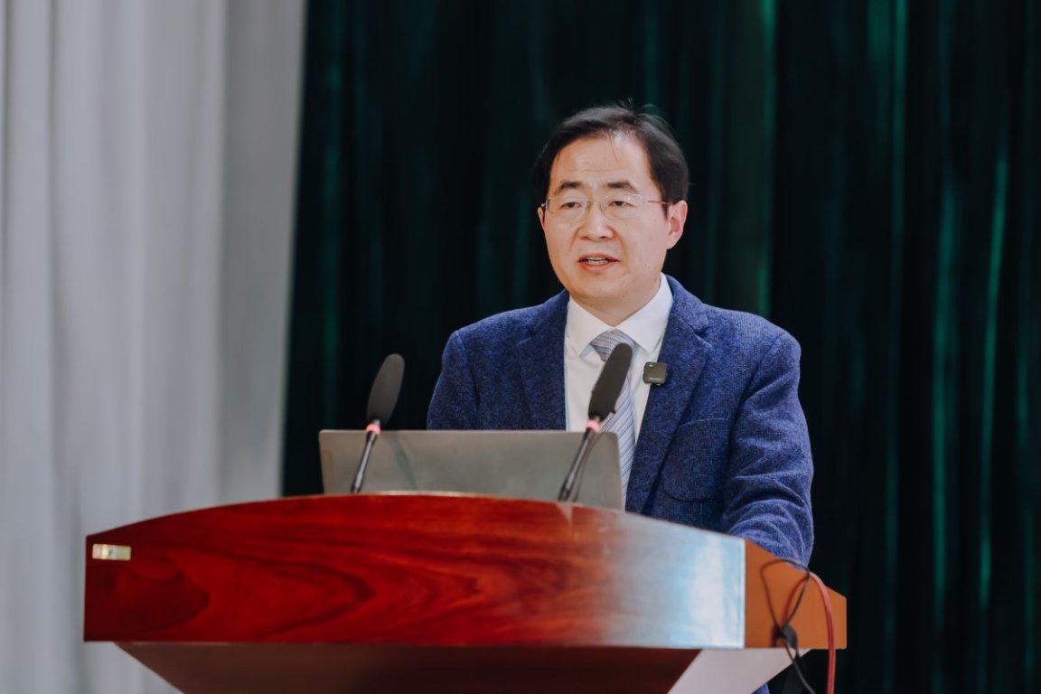 20251107/690d4ed358a40.jpg 董事長 2.jpg